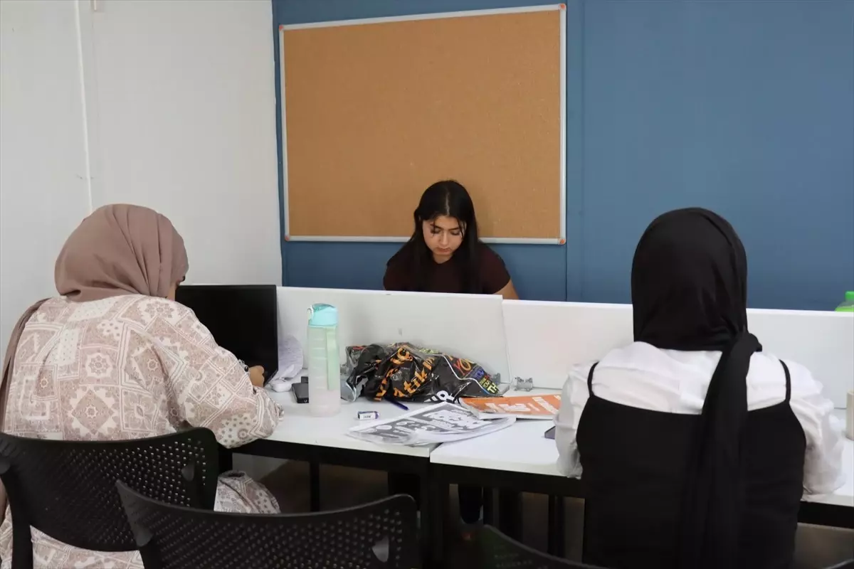 Adıyaman’da Afetzede Öğrencilere Destek