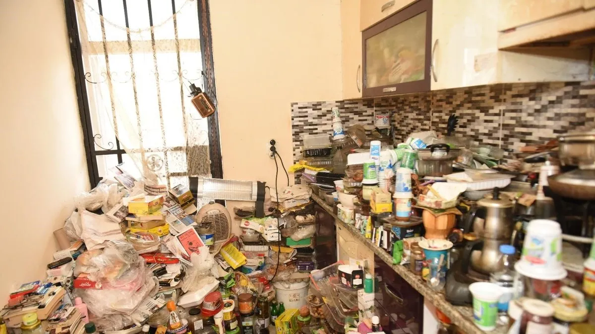 Antalya’da kötü koku mahalleyi sardı: Ekipler gözlerine inanamadı! 70 metrekarelik evden…