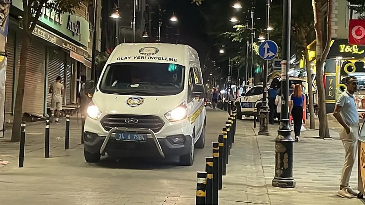 Eyüpsultan’da maskeli şahıs kurşun yağdırdı: 2 yaralı