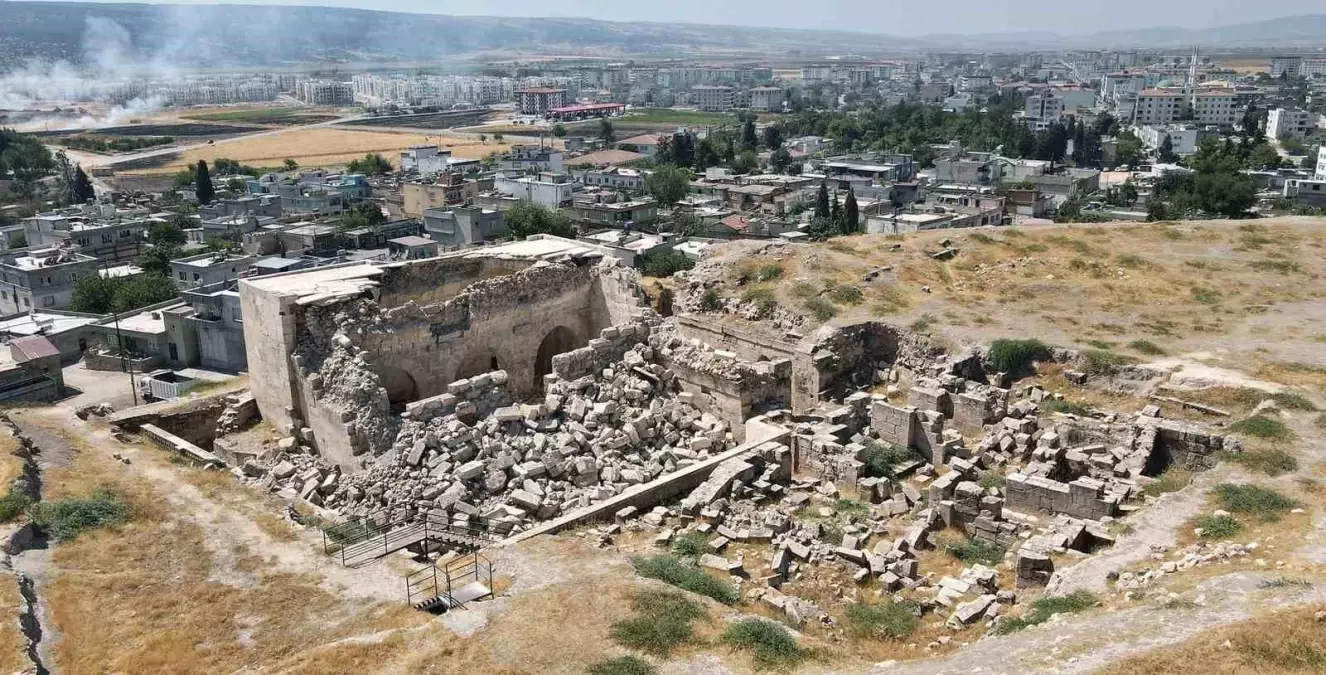 Gaziantep’teki tarihi Raban Kalesi İç Kale Cami onarılmayı bekliyor