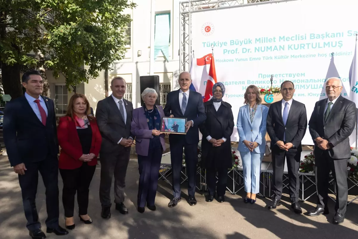 TBMM Başkanı Numan Kurtulmuş Moskova’da Yunus Emre Enstitüsünü Ziyaret Etti