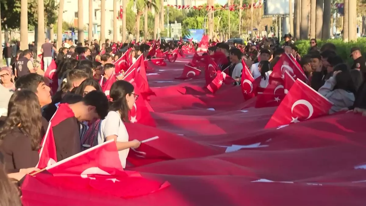 Cumhuriyet’in 101. Yıl Dönümü Mersin’de Coşkuyla Kutlandı