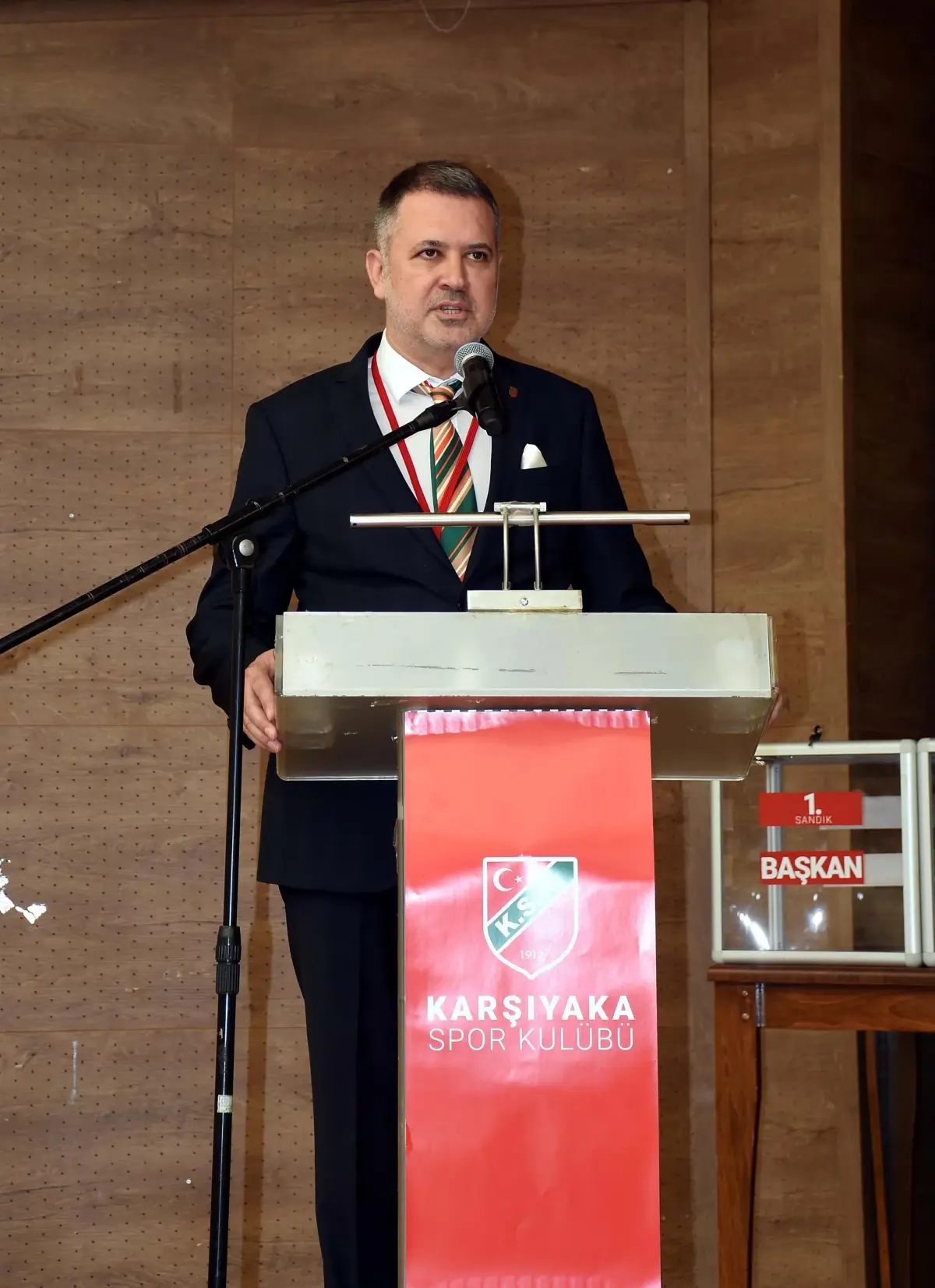 Karşıyaka’da Kriz Derinleşiyor