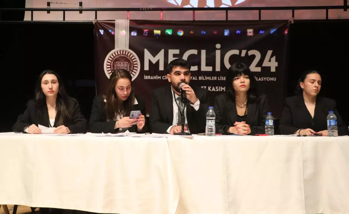 Denizli’de Lise Öğrencileri TBMM Simülasyonu Yaptı