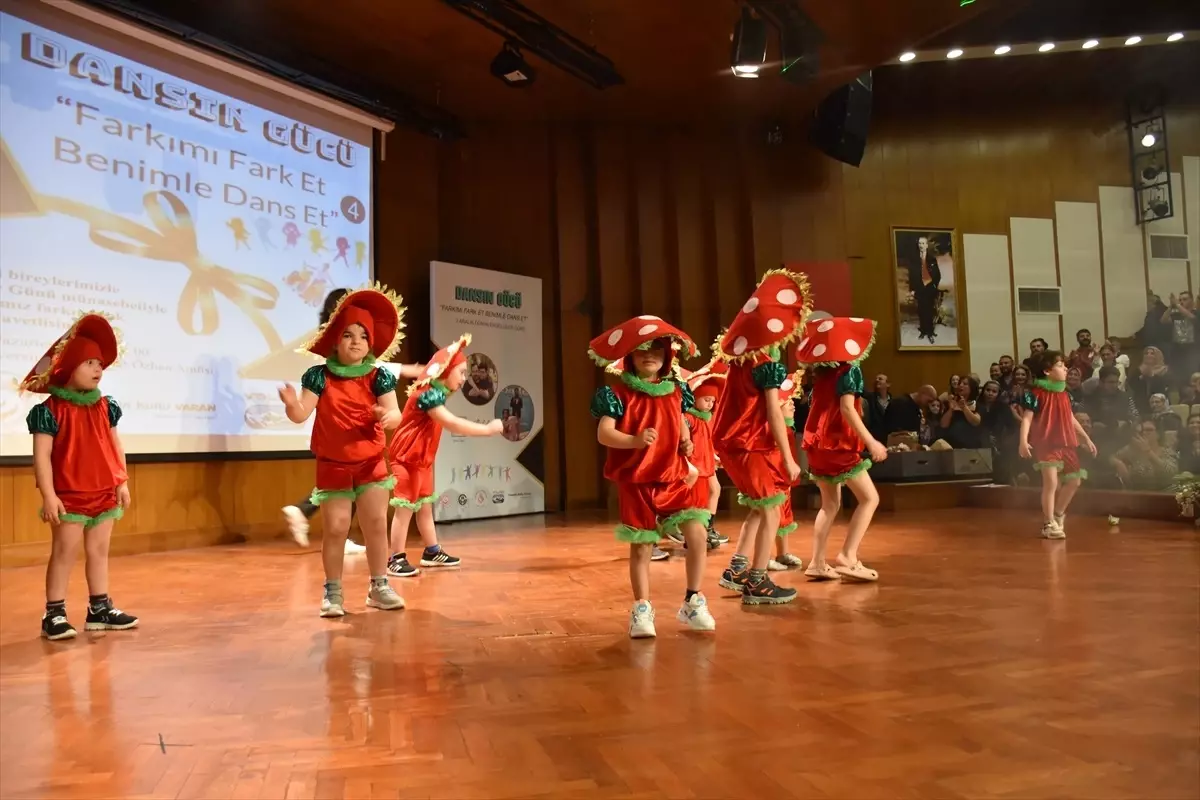 Engelliler Günü’nde Dans Etkinliği