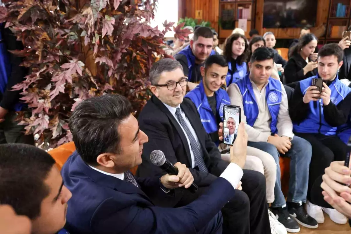Bakan Bak’tan Genç Ofis Sözü