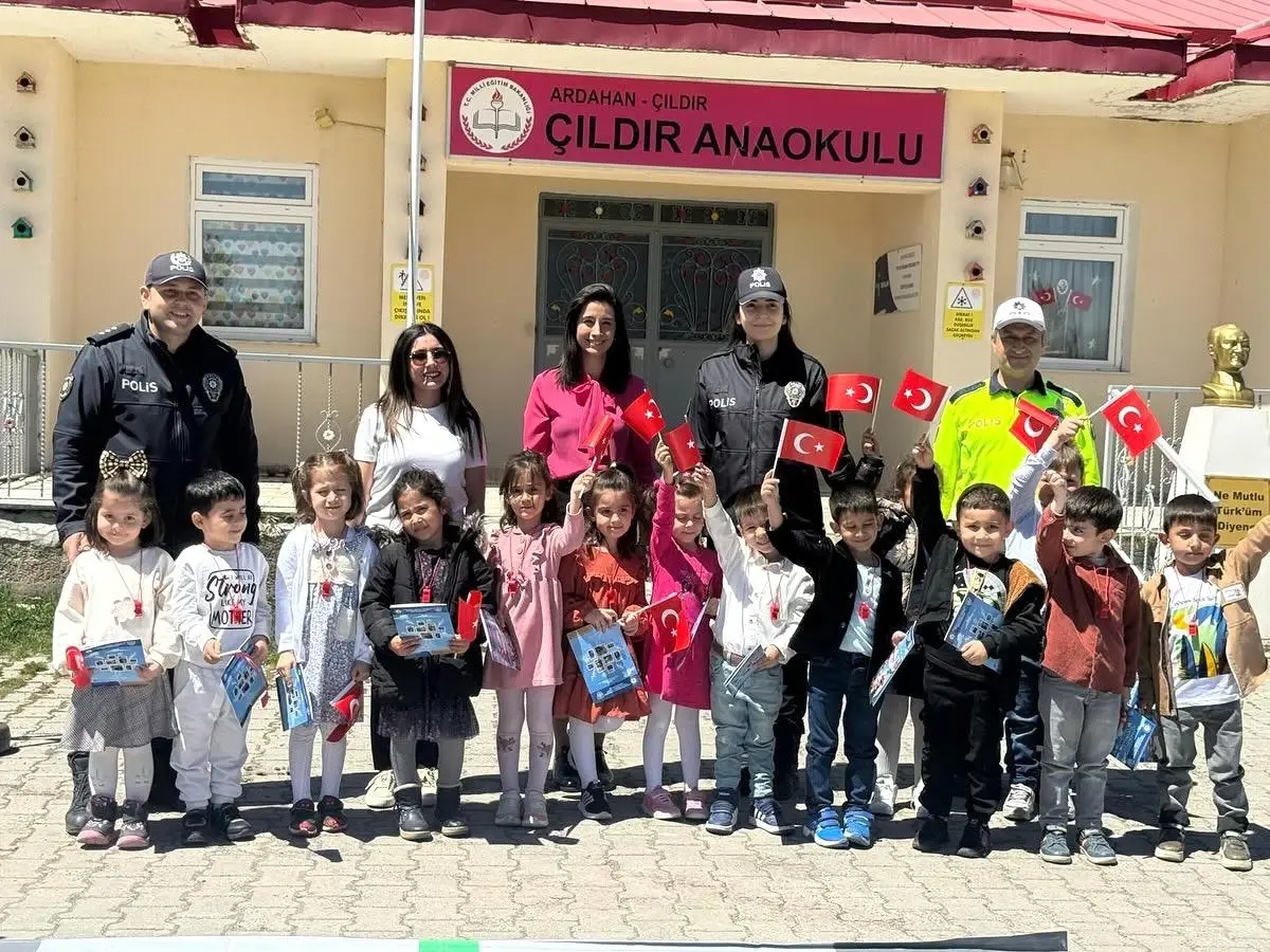 Miniklere Trafik ve İlk Yardım Eğitimi